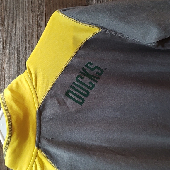 Oregon Ducks pull over. Men's size Small. - Picture 4 of 4